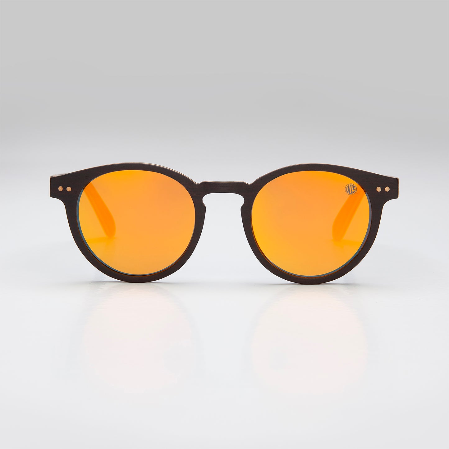 SunglassesBlack PearlStep into the light with these swanky Black Pearl sunglasses! The bold black ebony wood veneer frame is stylishly set off with a polarised lens, allowing you to obse