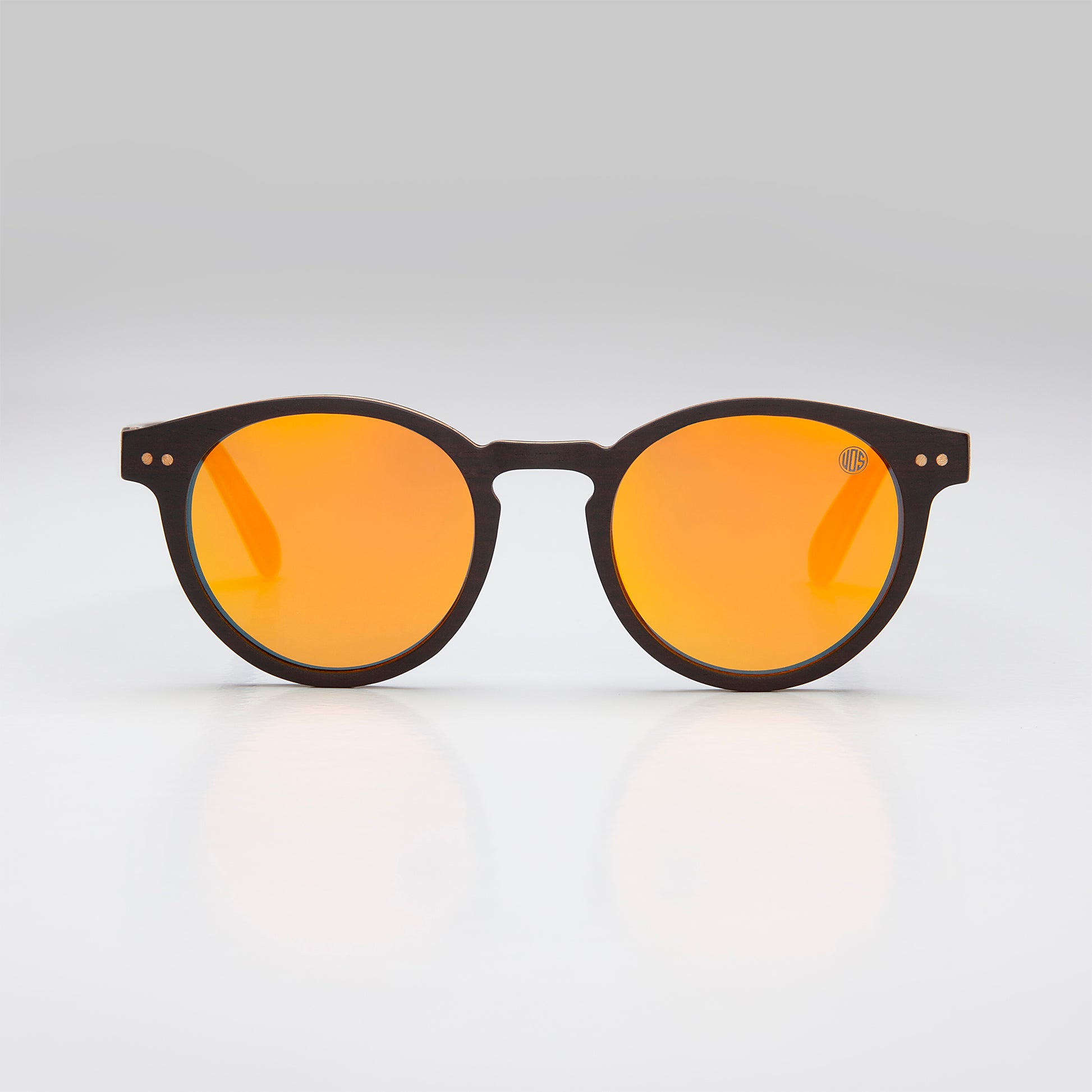 SunglassesBlack PearlStep into the light with these swanky Black Pearl sunglasses! The bold black ebony wood veneer frame is stylishly set off with a polarised lens, allowing you to obse