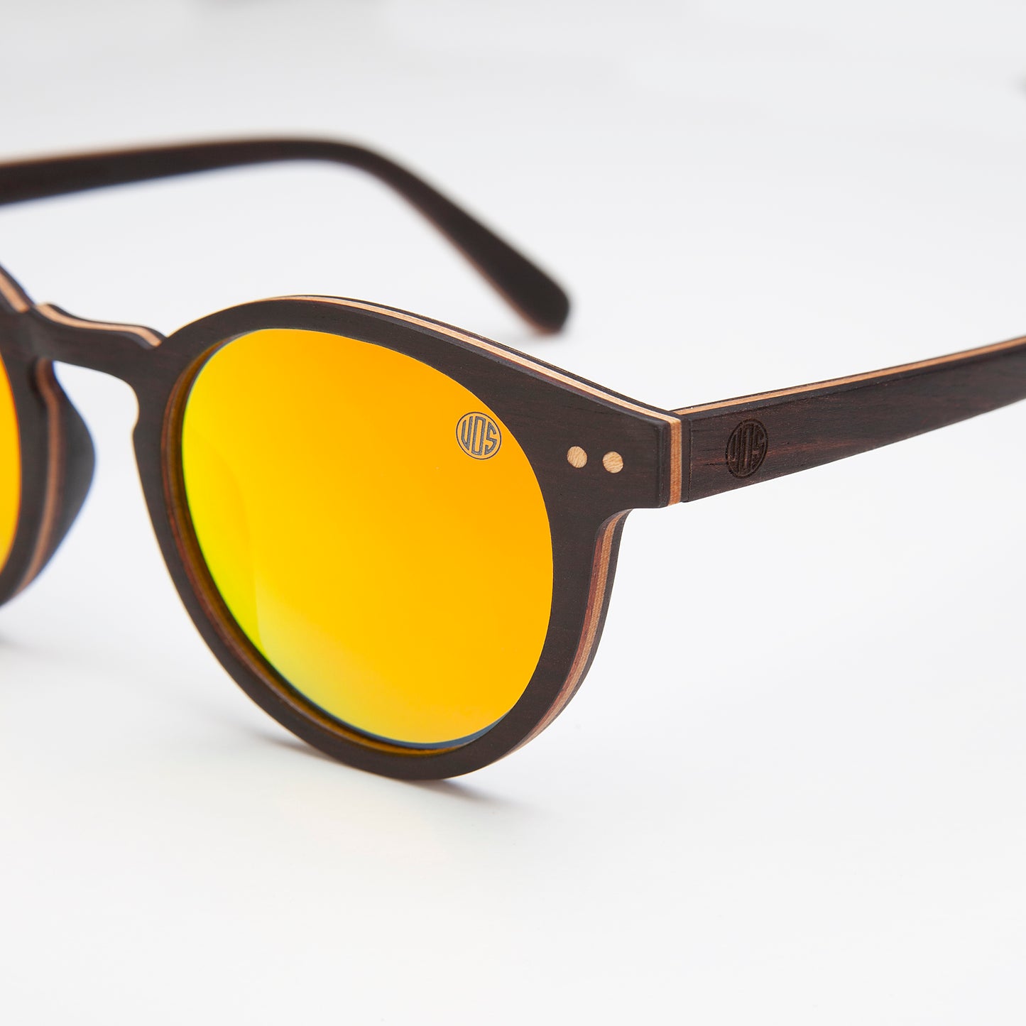 SunglassesBlack PearlStep into the light with these swanky Black Pearl sunglasses! The bold black ebony wood veneer frame is stylishly set off with a polarised lens, allowing you to obse