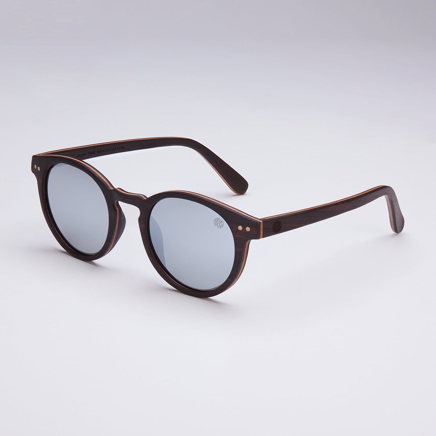 SunglassesBlack PearlStep into the light with these swanky Black Pearl sunglasses! The bold black ebony wood veneer frame is stylishly set off with a polarised lens, allowing you to obse