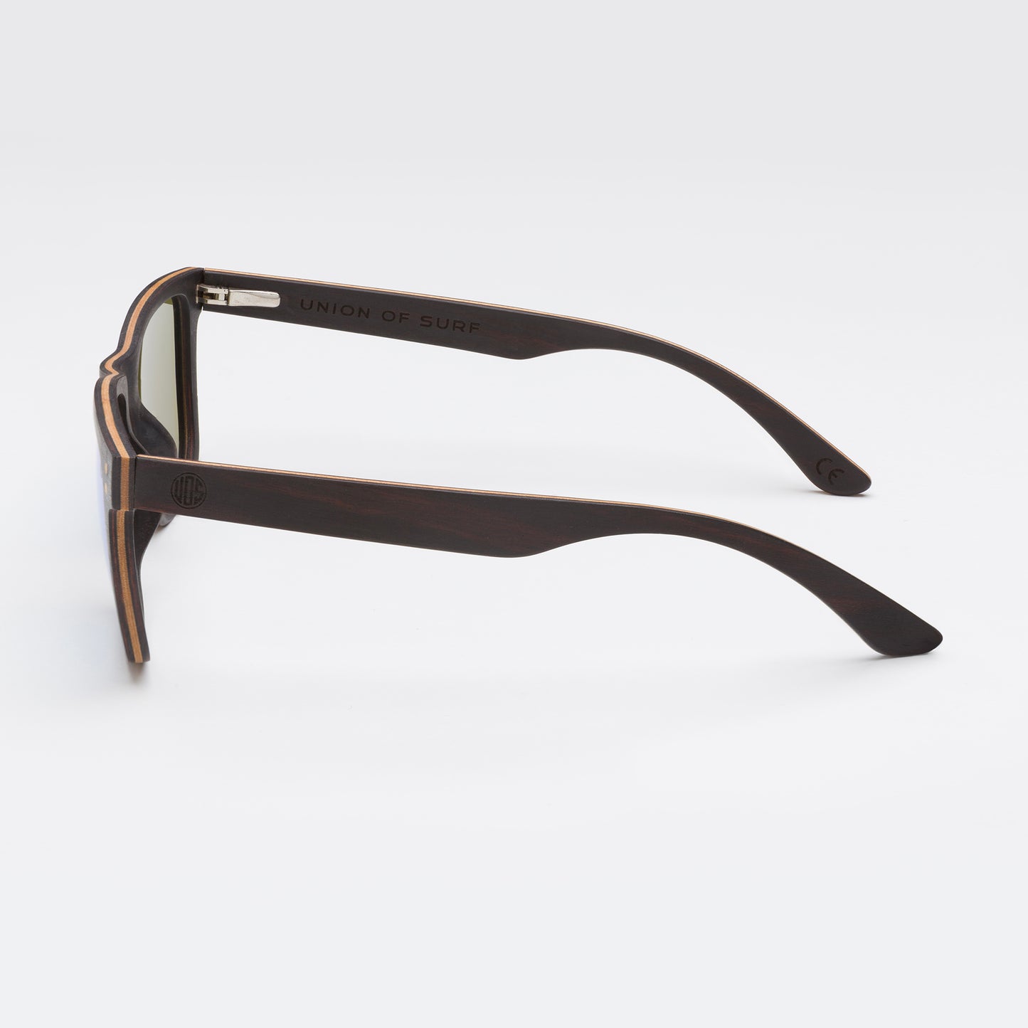 Wood framed sunglasses with polarised lens
