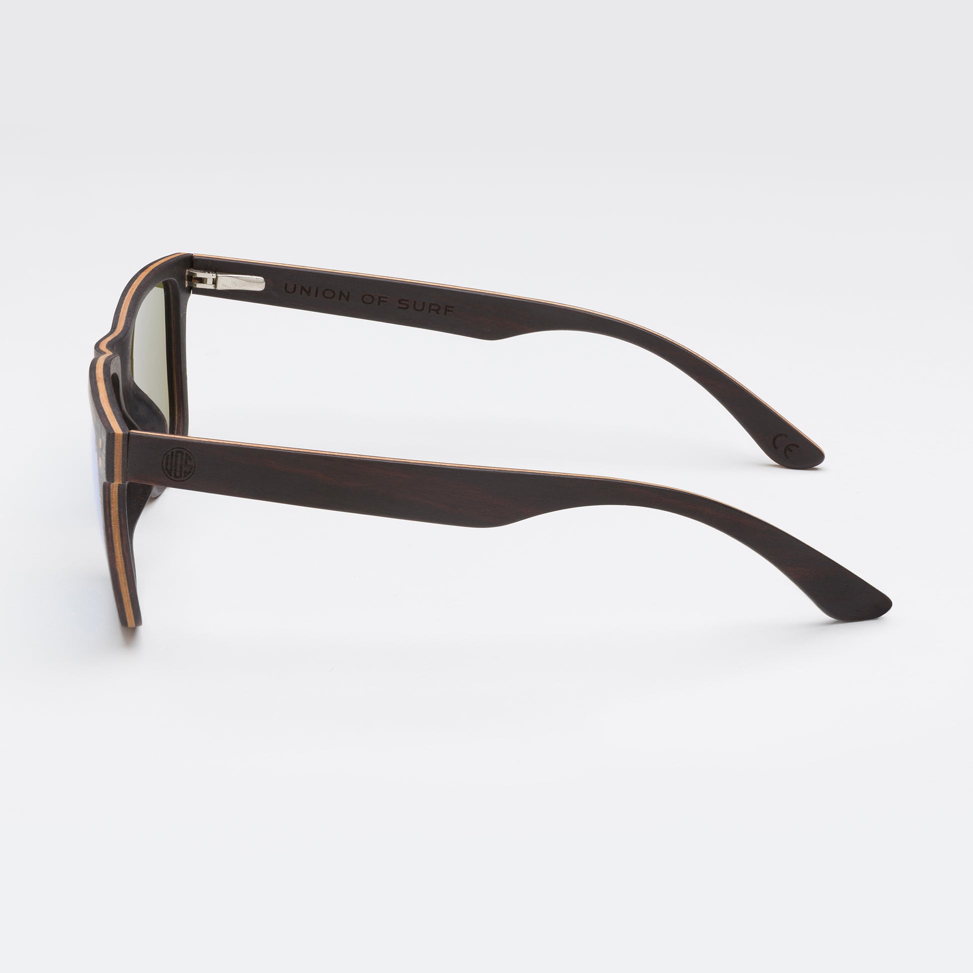Wood framed sunglasses with polarised lens