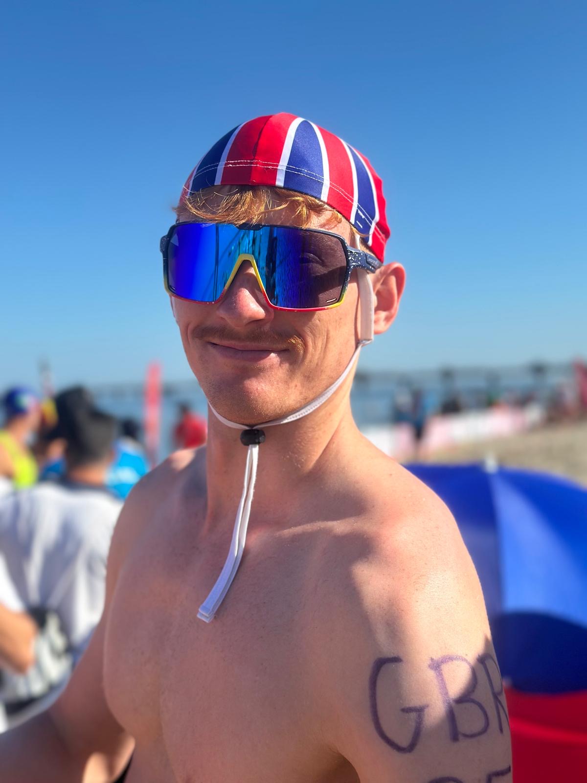 Red wrap around eyewear for sports with UV protection and anti-fog coating