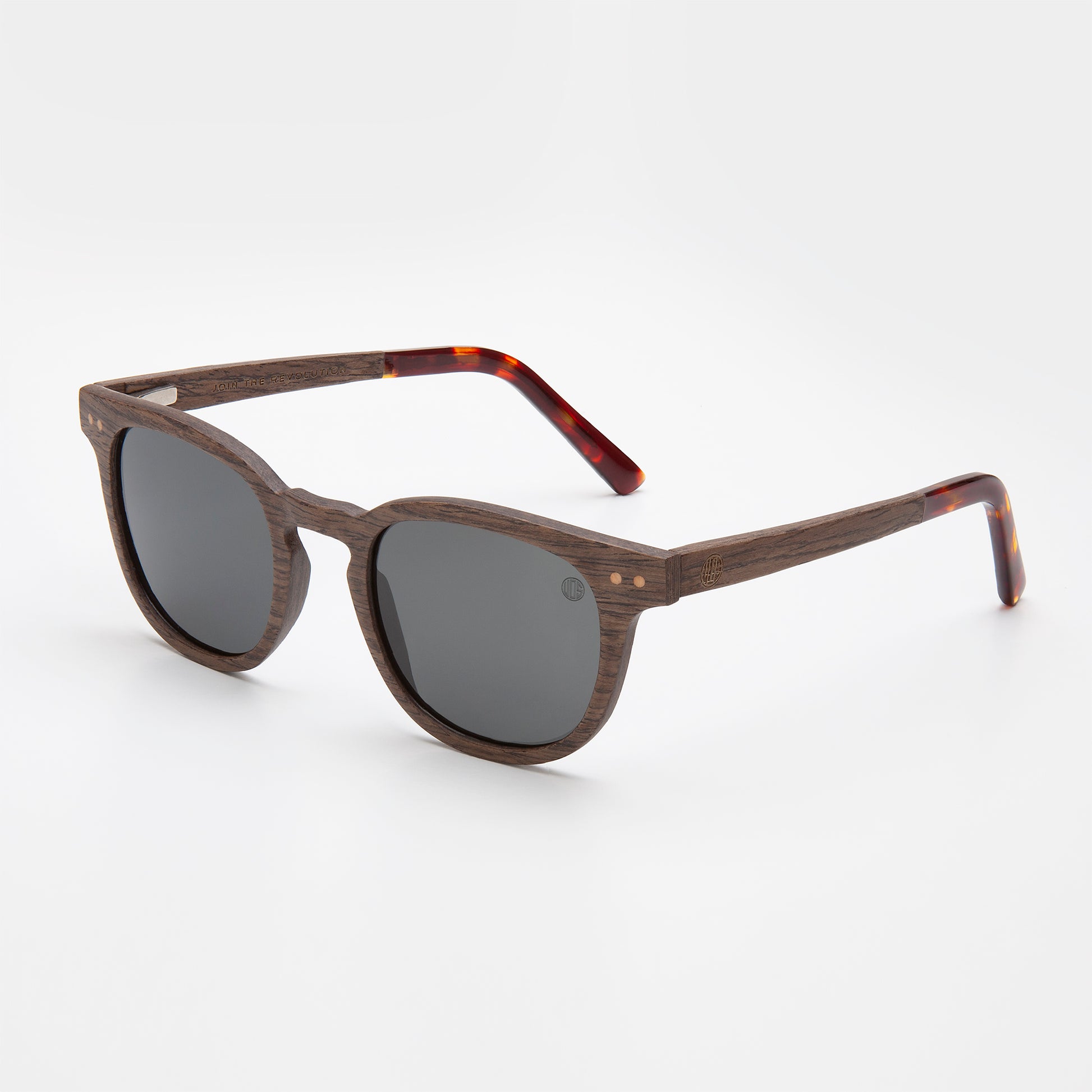 PolarisedShaka Walnut EditionThe SHAKA sunglasses are the ultimate post surf pair of shades. With stylish frames made from walnut wood off cuts, it provides a lightweight and beautiful design. O