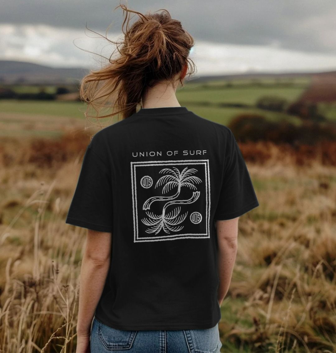 Women's Palm Tree Design T-Shirt – Bold Tee with Large Palm Tree