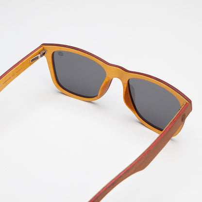 Wooden sustainable Sunglasses with polarised lens