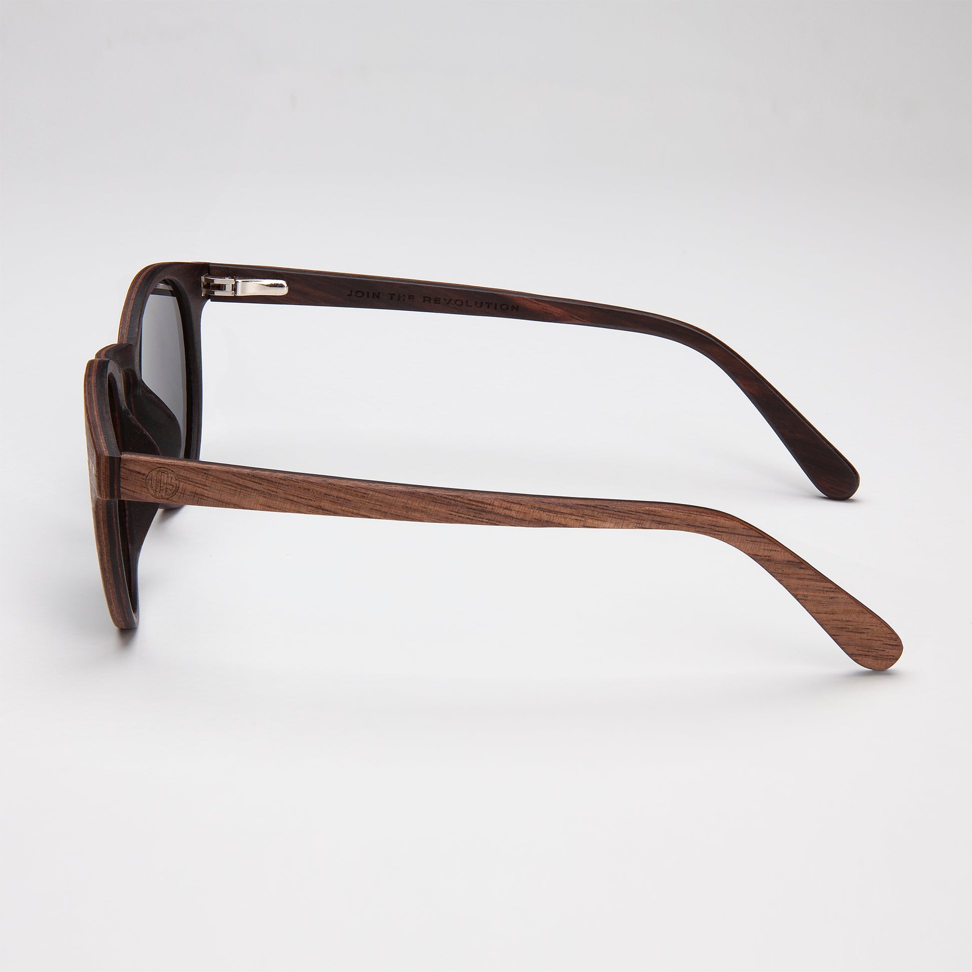 Eco Friendly Sunglasses Wooden Sunglasses for men and womens. Featuring a high quality TAC polarised Lens. Side view of wooden sunglasses arm.