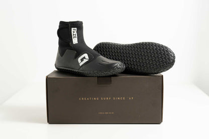 3mm Kids FAZE Wetsuit Boot in black neoprene, with a textured grip sole, ankle support and adjustable entry tab.
