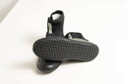 3mm Kids FAZE Wetsuit Boot in black neoprene, with a textured grip sole, ankle support and adjustable hook-and-loop tab.