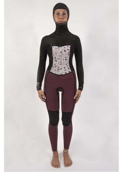 Full wetsuit in black and maroon with a white patterned chest panel, featuring a hood and chest zip, Sisstr 7 seas design.