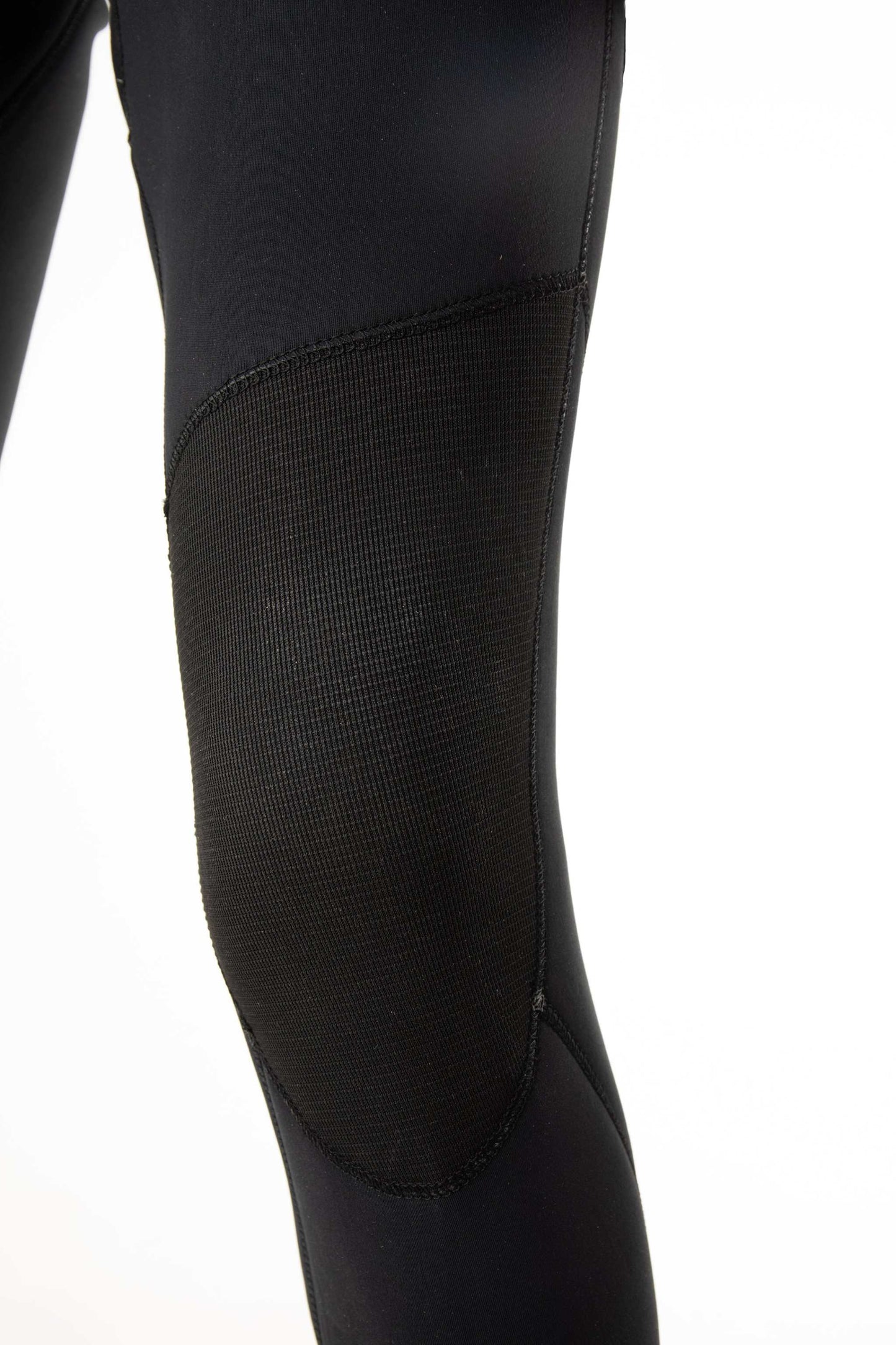 4 Way stretch Duraflex knee pad on a Coastlines Surf 4/3 Merino Wetsuit