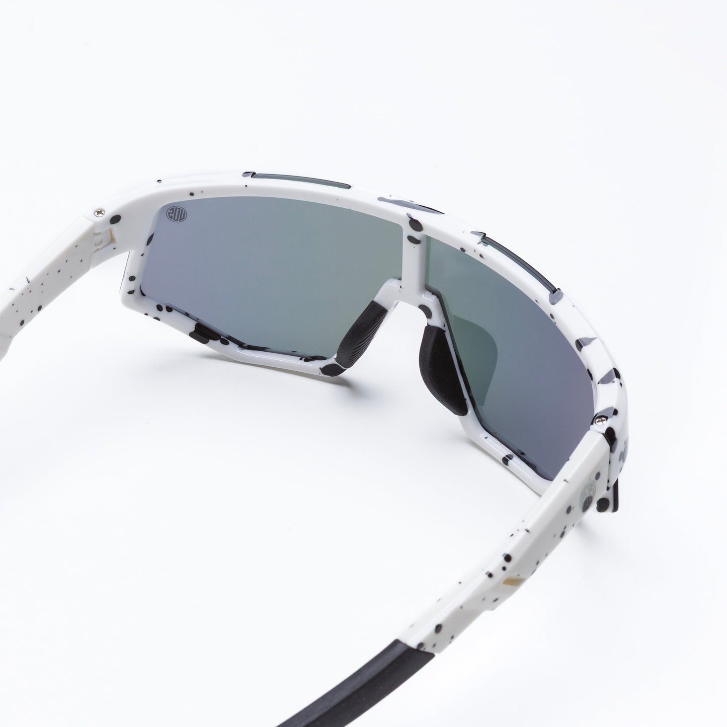 Child wearing Beach Bum polarized sunglasses at the beach