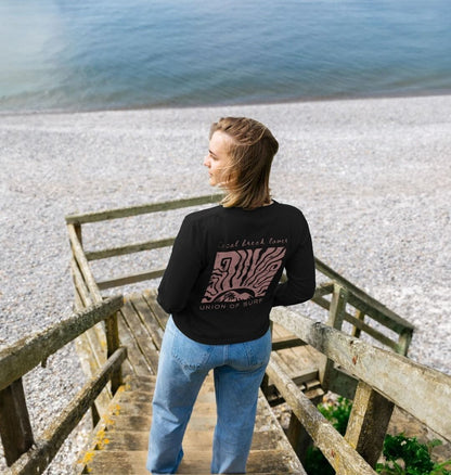 Women's graphic long sleeve tee made from organic cotton with beach-inspired design